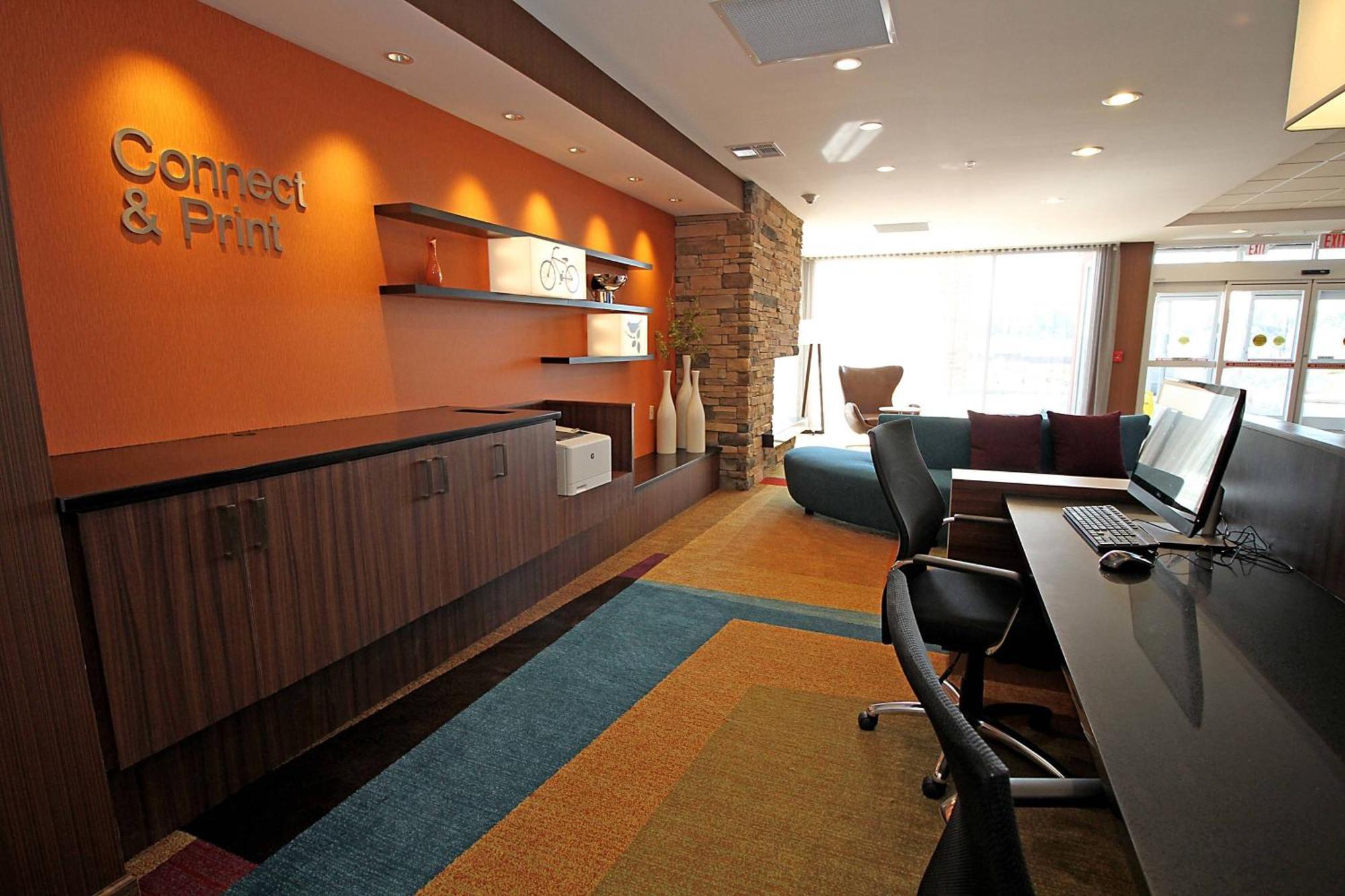 Fairfield Inn & Suites By Marriott London Exteriör bild